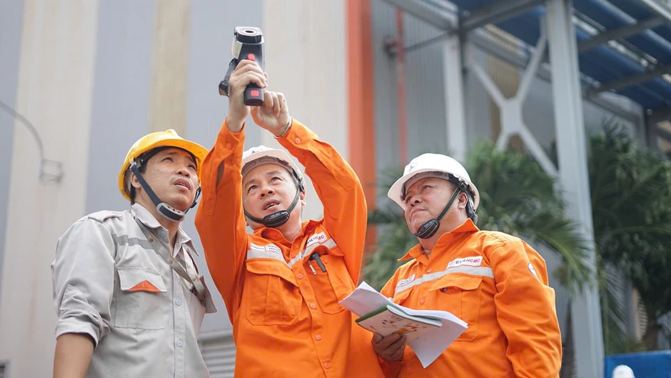Thành phố Hồ Chí Minh: Tiêu thụ điện lập kỷ lục, ngành điện vận động khách hàng tiết kiệm điện