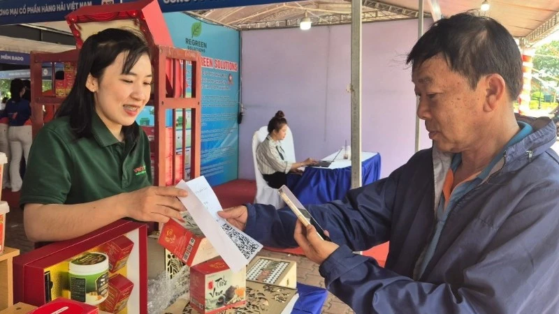 Thanh toán không dùng tiền mặt, tạo động lực cho tăng trưởng kinh tế và chuyển đổi số Thanh toán không dùng tiền mặt, tạo động lực cho tăng trưởng kinh tế và chuyển đổi số