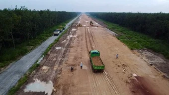 Thi công cao tốc Thành phố Hồ Chí Minh-Thủ Dầu Một-Chơn Thành dịp 2/9
