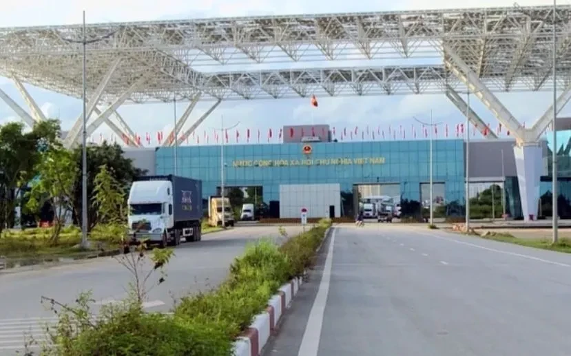 Thí điểm thông quan cuối tuần, kim ngạch xuất nhập khẩu đạt gần 160 triệu USD Thí điểm thông quan cuối tuần, kim ngạch xuất nhập khẩu đạt gần 160 triệu USD