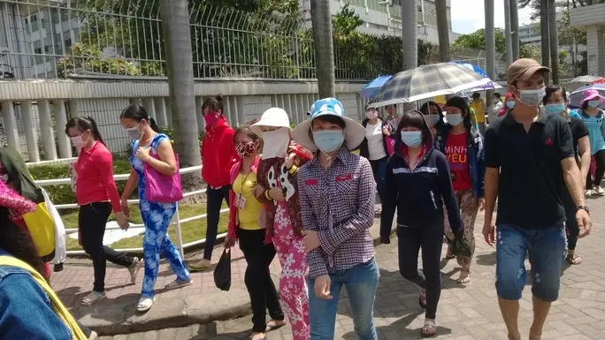Thị trường lao động: Người tìm việc hay việc tìm người?