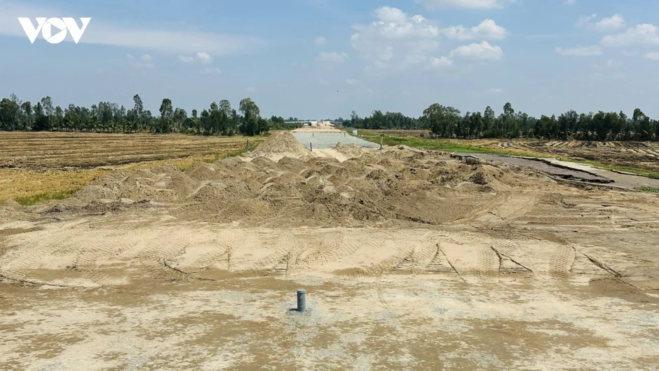 Thiếu cát, đá thi công, Cần Thơ tìm giải pháp bảo đảm tiến độ cao tốc Thiếu cát, đá thi công, Cần Thơ tìm giải pháp bảo đảm tiến độ cao tốc
