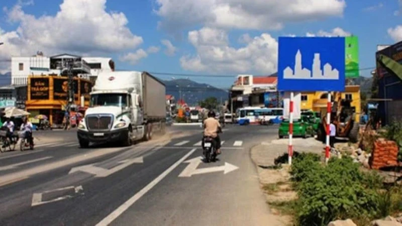 Thiếu hụt nghiêm trọng lái xe tải nặng do "vướng" quy định Thiếu hụt nghiêm trọng lái xe tải nặng do "vướng" quy định