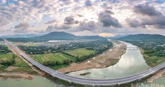 Thông xe khai thác cao tốc đoạn Quảng Ngãi-Hoài Nhơn vào trưa 29/4
