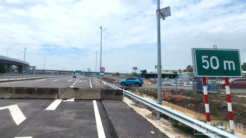 Thông xe toàn tuyến cao tốc Biên Hòa-Vũng Tàu từ 17 giờ chiều 18/5 Thông xe toàn tuyến cao tốc Biên Hòa-Vũng Tàu từ 17 giờ chiều 18/5