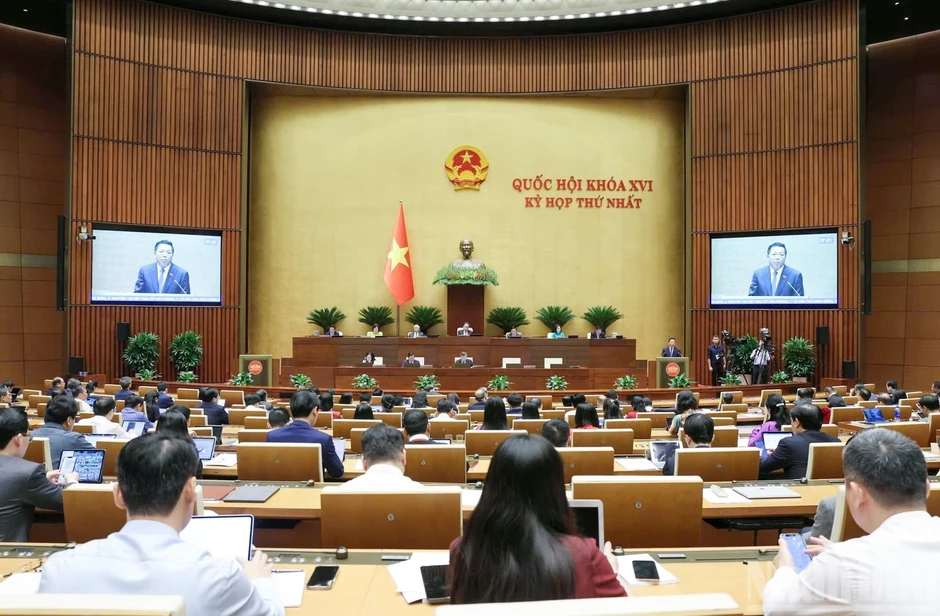 Thứ trưởng Tài chính Trần Quốc Phương: Việc nâng triển vọng tín nhiệm quốc gia mang ý nghĩa chiến lược cho toàn bộ nền kinh tế Thứ trưởng Tài chính Trần Quốc Phương: Việc nâng triển vọng tín nhiệm quốc gia mang ý nghĩa chiến lược cho toàn bộ nền kinh tế