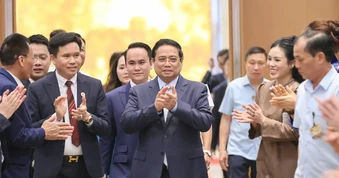 Thủ tướng: Doanh nghiệp phải là trung tâm, chủ thể trong phát triển