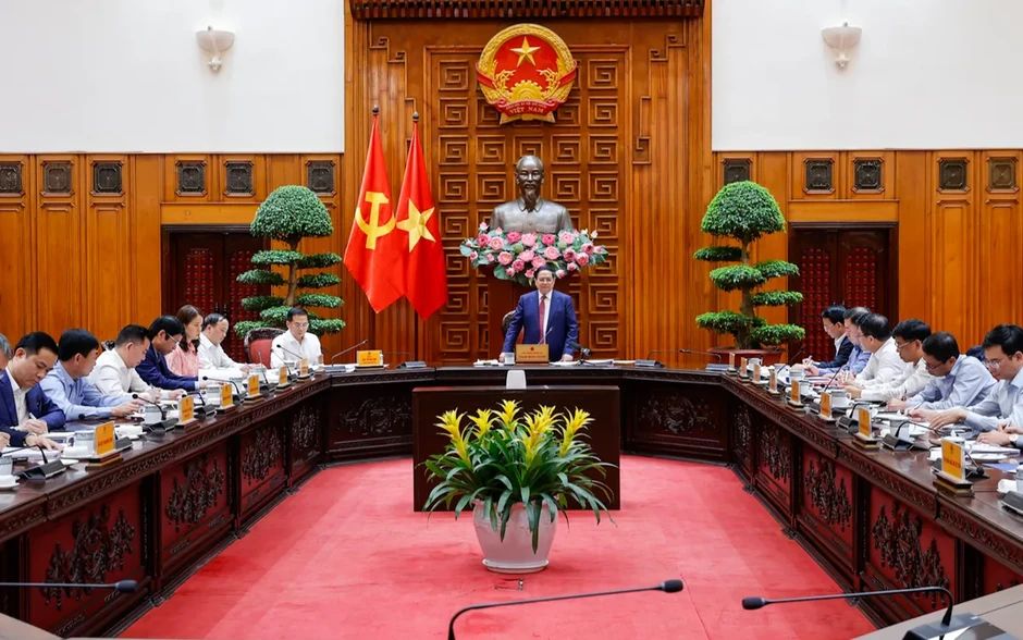 Thủ tướng: Xăng dầu và năng lượng cho sản xuất, tiêu dùng được bảo đảm Thủ tướng: Xăng dầu và năng lượng cho sản xuất, tiêu dùng được bảo đảm