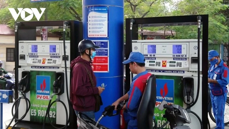 Thủ tướng yêu cầu không để đứt gãy nguồn cung xăng dầu cho sản xuất và tiêu dùng Thủ tướng yêu cầu không để đứt gãy nguồn cung xăng dầu cho sản xuất và tiêu dùng