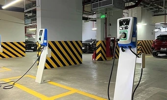 Thủ tướng yêu cầu phát triển trạm sạc, đổi pin xe điện tại chung cư - Báo TinVina