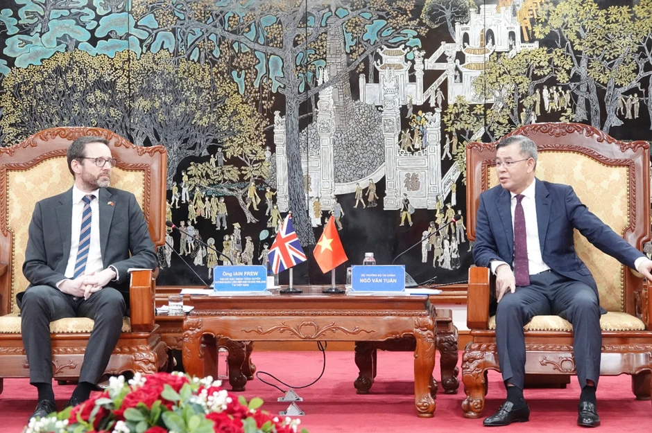 Thúc đẩy hợp tác với Anh trong phát triển thị trường vốn, trung tâm tài chính quốc tế Thúc đẩy hợp tác với Anh trong phát triển thị trường vốn, trung tâm tài chính quốc tế