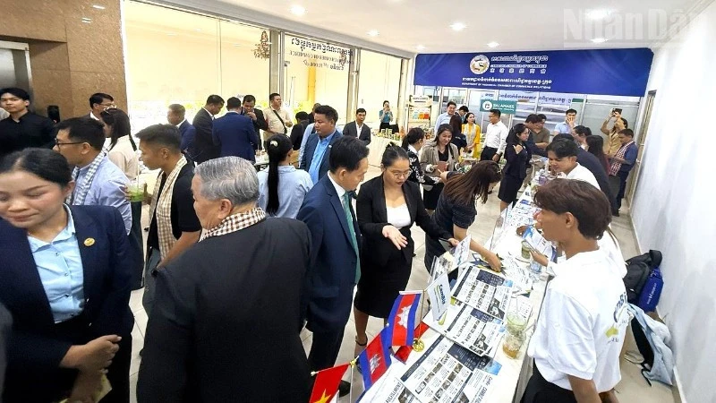 Thúc đẩy thương mại điện tử xuyên biên giới Việt Nam-Campuchia Thúc đẩy thương mại điện tử xuyên biên giới Việt Nam-Campuchia