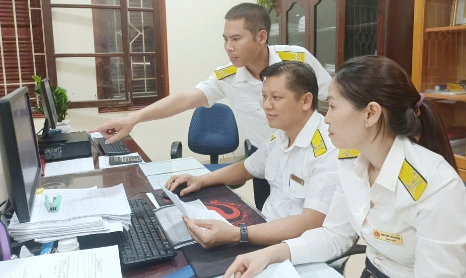 Thuế Bắc Ninh công khai hơn 78.000 hộ kinh doanh cần rà soát, làm sạch mã số thuế Thuế Bắc Ninh công khai hơn 78.000 hộ kinh doanh cần rà soát, làm sạch mã số thuế