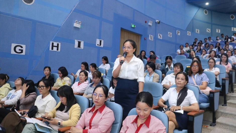 Thuế tỉnh Khánh Hòa đối thoại doanh nghiệp, phổ biến chính sách thuế mới Thuế tỉnh Khánh Hòa đối thoại doanh nghiệp, phổ biến chính sách thuế mới