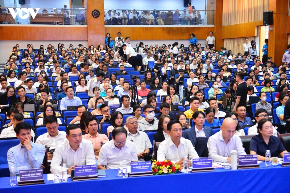 Thuế TP.HCM lập bộ phận tiếp nhận thông tin làm sạch mã số thuế Thuế TP.HCM lập bộ phận tiếp nhận thông tin làm sạch mã số thuế