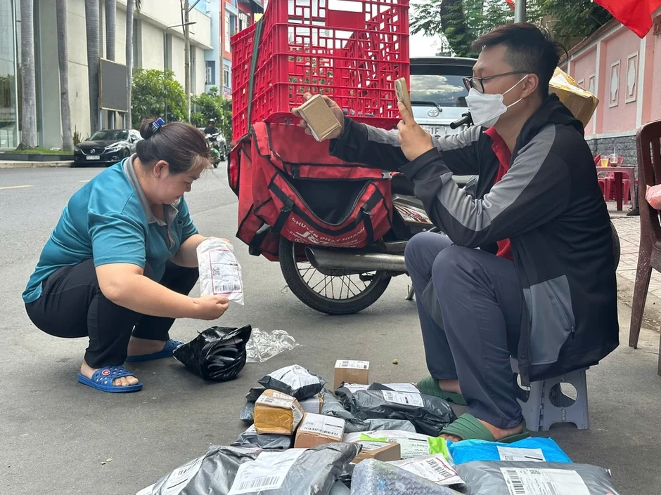 Thương mại điện tử: Sức mua tỉ đô buộc năng lực vận hành phải 'lột xác' Thương mại điện tử: Sức mua tỉ đô buộc năng lực vận hành phải 'lột xác'