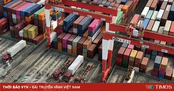 Thương mại Trung Quốc tăng trưởng vượt dự báo