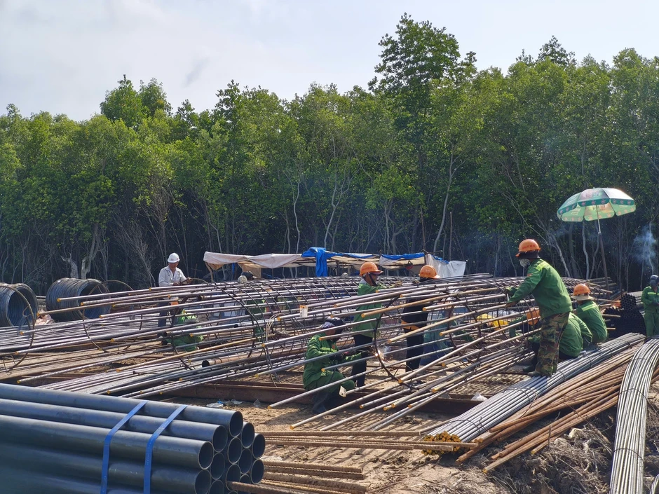 Tiến độ thi công cao tốc về Đất Mũi và cầu vượt biển ra đảo Hòn Khoai Tiến độ thi công cao tốc về Đất Mũi và cầu vượt biển ra đảo Hòn Khoai