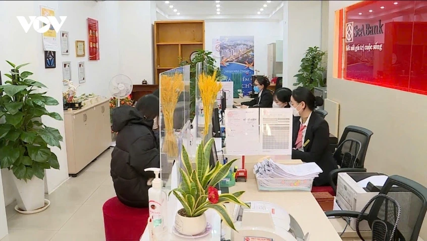 Tiền gửi giảm đột ngột, hàng loạt ngân hàng hụt vốn, áp lực thanh khoản gia tăng Tiền gửi giảm đột ngột, hàng loạt ngân hàng hụt vốn, áp lực thanh khoản gia tăng