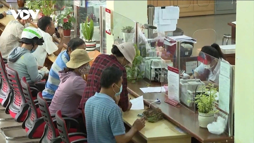 Tiền gửi giảm đột ngột, hàng loạt ngân hàng hụt vốn, áp lực thanh khoản gia tăng Tiền gửi giảm đột ngột, hàng loạt ngân hàng hụt vốn, áp lực thanh khoản gia tăng
