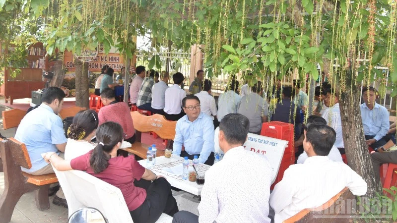 Tiếng nói chung trong mô hình cà-phê khóm Tiếng nói chung trong mô hình cà-phê khóm