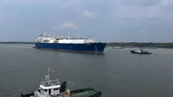 Tiếp nhận 27.000 tấn khí hóa lỏng LNG