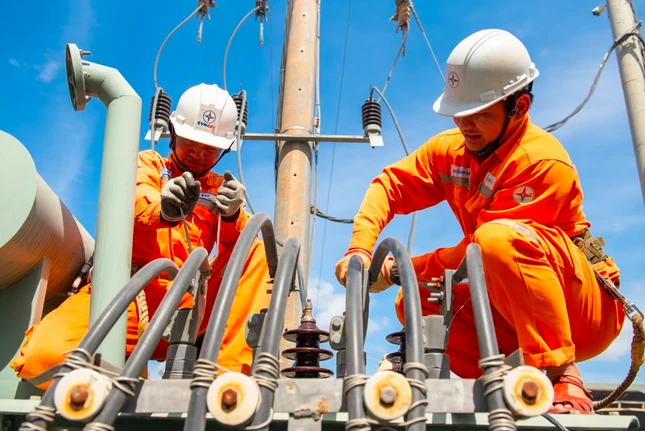 Tiêu thụ điện lập kỷ lục, Bộ Công Thương muốn áp dụng ngay khung giờ cao điểm mới Tiêu thụ điện lập kỷ lục, Bộ Công Thương muốn áp dụng ngay khung giờ cao điểm mới