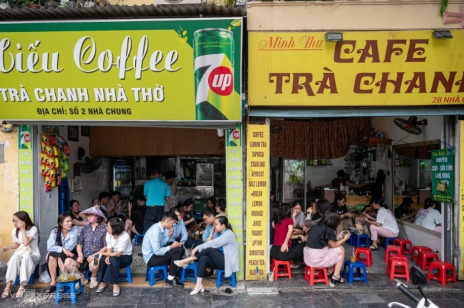 Tiểu thương băn khoăn khi Hà Nội thu phí kinh doanh vỉa hè Tiểu thương băn khoăn khi Hà Nội thu phí kinh doanh vỉa hè
