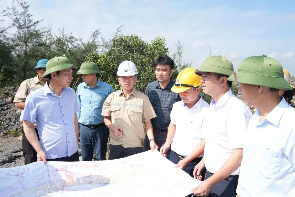 TKV đẩy mạnh khai thác, kinh doanh đất đá thải mỏ TKV đẩy mạnh khai thác, kinh doanh đất đá thải mỏ