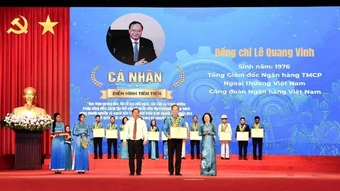Tổng Giám đốc Vietcombank được khen thưởng với thành tích xuất sắc trong học tập và làm theo tư tưởng, đạo đức, phong cách Hồ Chí Minh