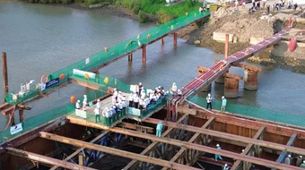 TP Hồ Chí Minh: Cầu đi bộ qua sông Sài Gòn tăng tốc về đích dịp 2/9