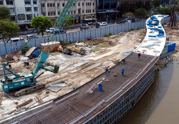 TP Hồ Chí Minh: Cầu đi bộ qua sông Sài Gòn tăng tốc về đích dịp 2/9