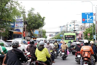 TP Hồ Chí Minh: Gỡ hai 'nút thắt' để đồng bộ nâng cấp, mở rộng Quốc lộ 13