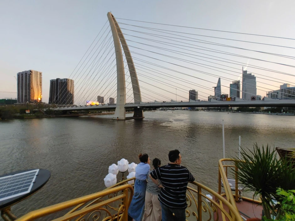 TP Hồ Chí Minh hướng đến tăng trưởng hai con số - Bài 1: Đẩy mạnh tái cấu trúc siêu đô thị TP Hồ Chí Minh hướng đến tăng trưởng hai con số - Bài 1: Đẩy mạnh tái cấu trúc siêu đô thị