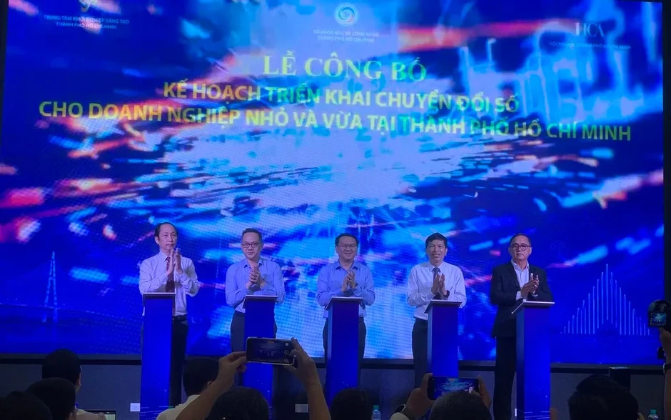 TP Hồ Chí Minh hướng tới 100.000 doanh nghiệp số: Cần gỡ đúng điểm nghẽn TP Hồ Chí Minh hướng tới 100.000 doanh nghiệp số: Cần gỡ đúng điểm nghẽn