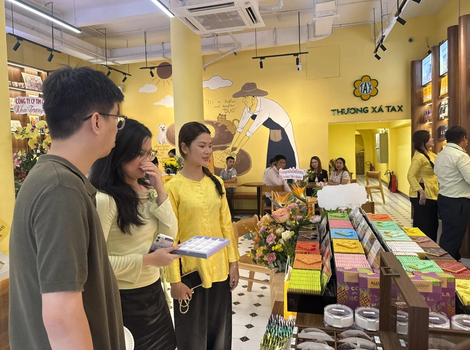 TP Hồ Chí Minh nâng tầm quà tặng lưu niệm mang bản sắc riêng TP Hồ Chí Minh nâng tầm quà tặng lưu niệm mang bản sắc riêng
