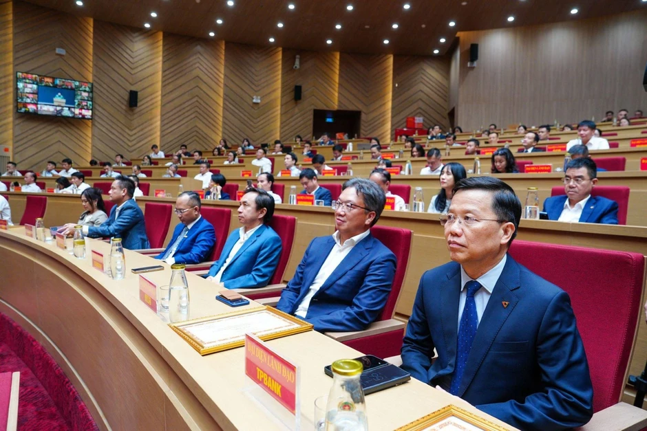 TPBank - Ngân hàng tiên phong bảo vệ khách hàng trên không gian số TPBank - Ngân hàng tiên phong bảo vệ khách hàng trên không gian số