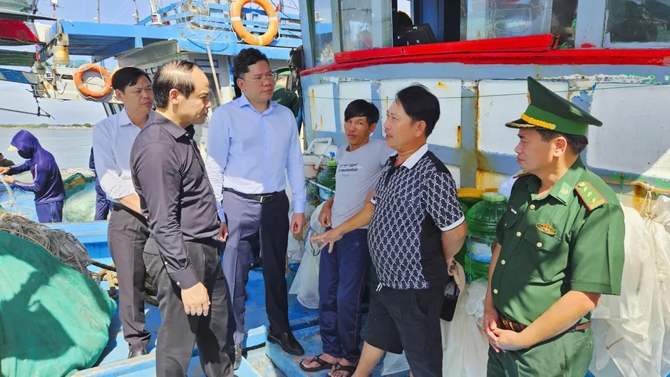 TPHCM đẩy mạnh tuyên truyền, chung tay gỡ cảnh báo “thẻ vàng” IUU TPHCM đẩy mạnh tuyên truyền, chung tay gỡ cảnh báo “thẻ vàng” IUU