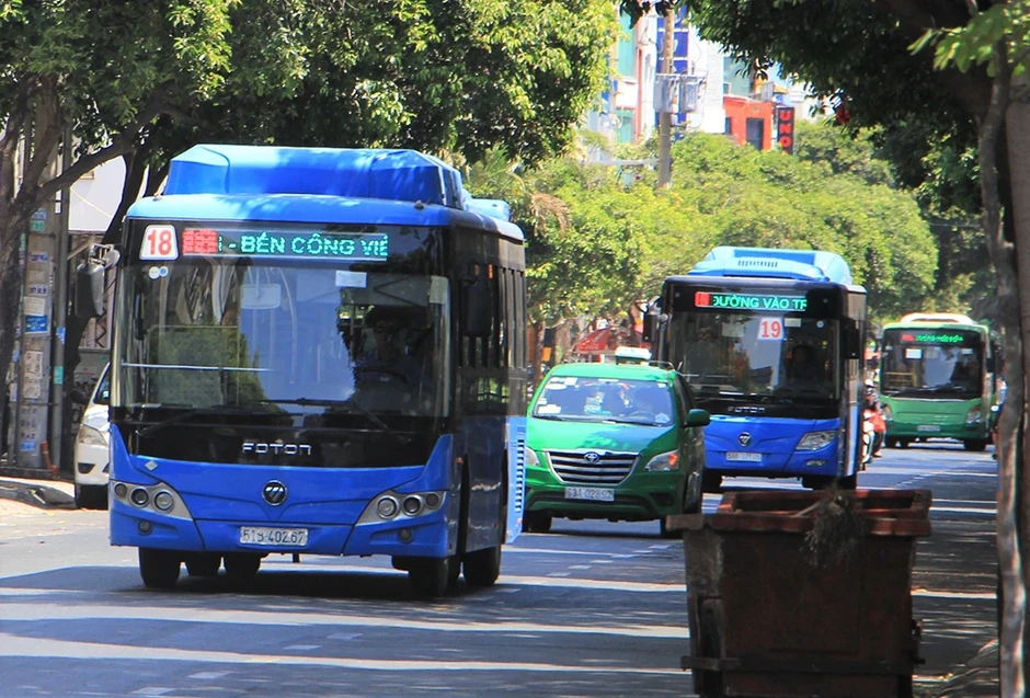 TP.HCM đề xuất thí điểm xe buýt nhỏ đón khách theo nhu cầu TP.HCM đề xuất thí điểm xe buýt nhỏ đón khách theo nhu cầu
