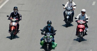 TP.HCM tiếp tục nắng nóng gay gắt, bao giờ mưa trái mùa trở lại?
