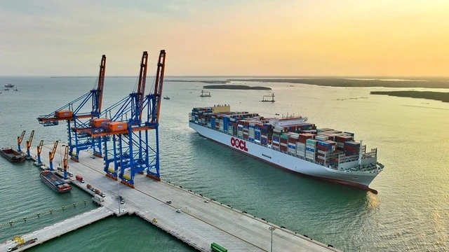 TP.HCM tính miễn thu phí hạ tầng cảng biển 3 năm, làm ngay từ tháng 4 TP.HCM tính miễn thu phí hạ tầng cảng biển 3 năm, làm ngay từ tháng 4