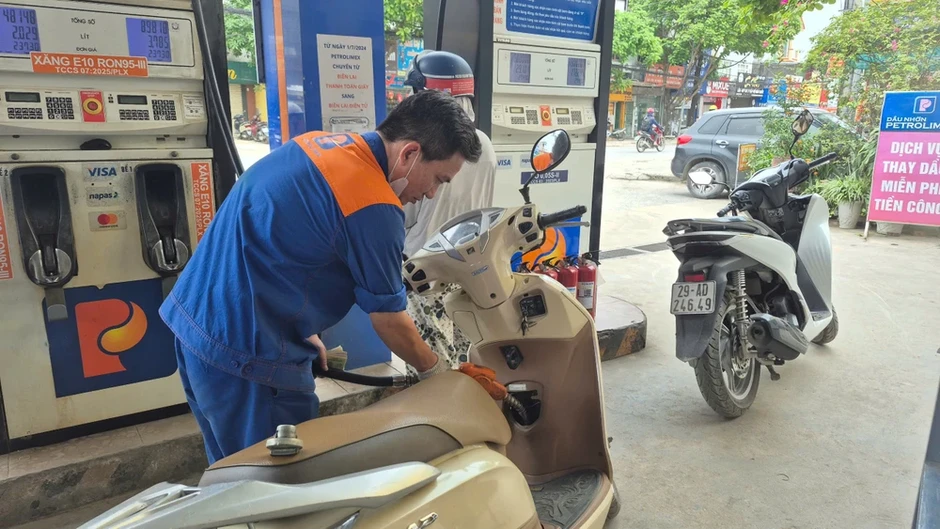 Triển khai xăng E10 toàn quốc: Lưu ý quan trọng cho chủ xe máy, ô tô đời cũ