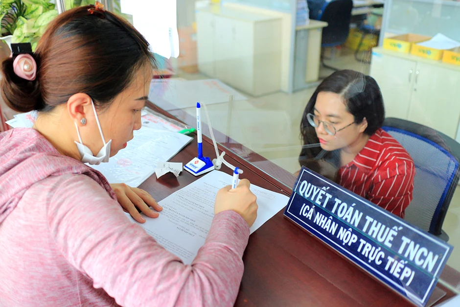 Trình Chính phủ quy định thu nhập vãng lai từ 5 triệu/lần phải khấu trừ thuế 10% Trình Chính phủ quy định thu nhập vãng lai từ 5 triệu/lần phải khấu trừ thuế 10%