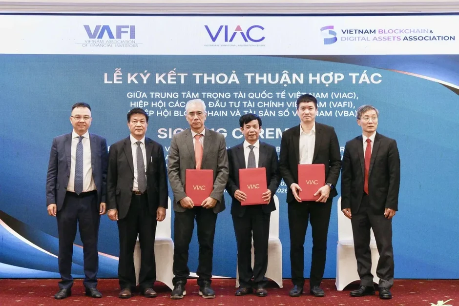 Trọng tài quốc tế tạo "lá chắn" niềm tin cho VIFC Trọng tài quốc tế tạo "lá chắn" niềm tin cho VIFC