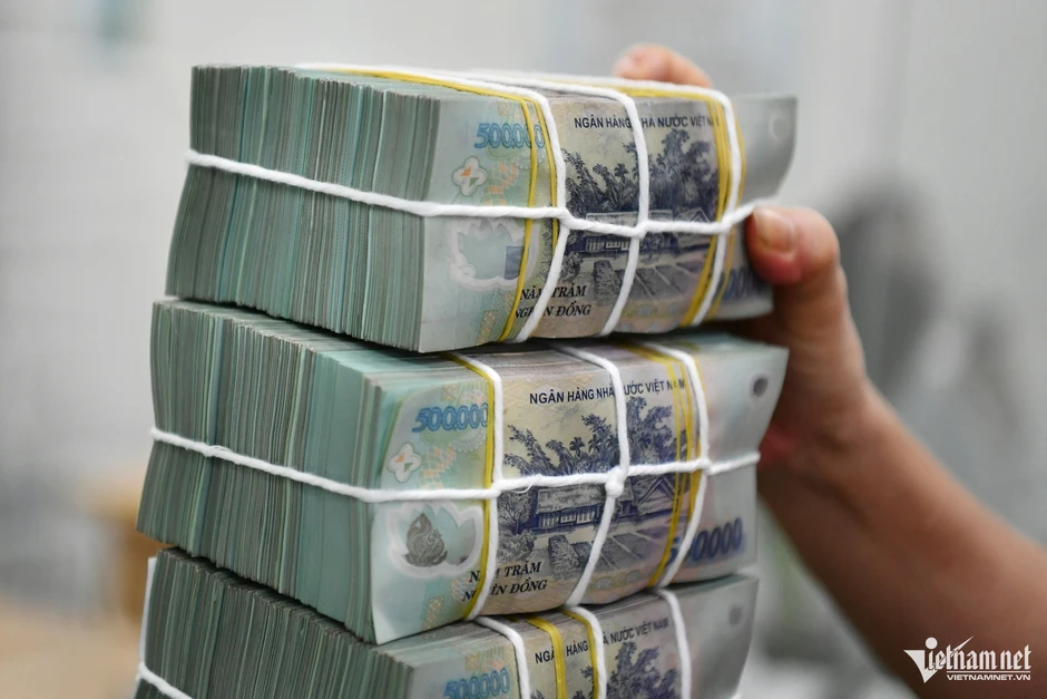 Trưởng phòng lương gần 30 triệu/tháng bị chấm dứt hợp đồng, đòi hơn 685 triệu