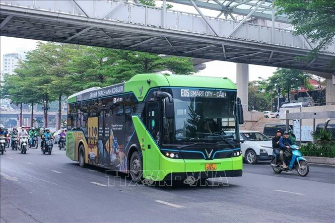 Từ 18/4, Hà Nội đưa thêm 53 xe buýt điện vào hoạt động Từ 18/4, Hà Nội đưa thêm 53 xe buýt điện vào hoạt động
