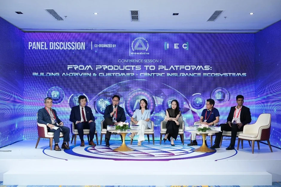 Từ dữ liệu đến niềm tin: Chubb gợi mở bài toán tăng trưởng mới cho ngành bảo hiểm Từ dữ liệu đến niềm tin: Chubb gợi mở bài toán tăng trưởng mới cho ngành bảo hiểm