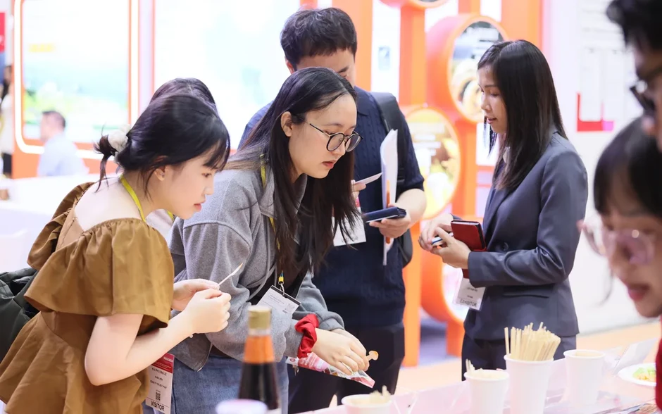 Từ "ăn no" đến "ăn khoẻ": Ngành thực phẩm Việt Nam trước cơ hội bước lên chuỗi giá trị mới Từ "ăn no" đến "ăn khoẻ": Ngành thực phẩm Việt Nam trước cơ hội bước lên chuỗi giá trị mới