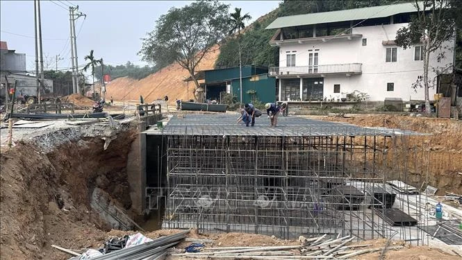 Tuyến đường cách mạng Tân Trào -Trung Yên gấp rút về đích trước ngày 19/5 Tuyến đường cách mạng Tân Trào -Trung Yên gấp rút về đích trước ngày 19/5