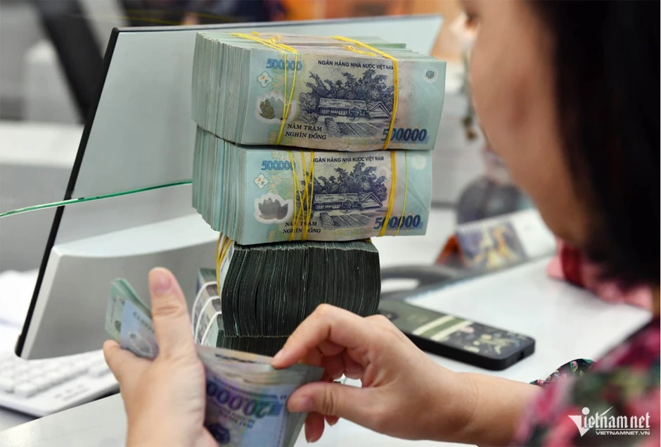 Tỷ phú Phạm Nhật Vượng lại lập kỷ lục; 'vua thép' tự tin về thép ray đường sắt